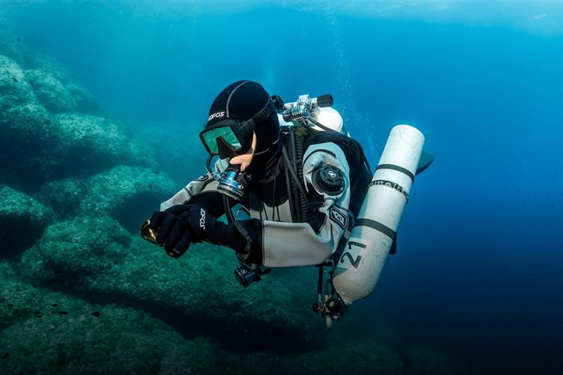חליפות יבשות
