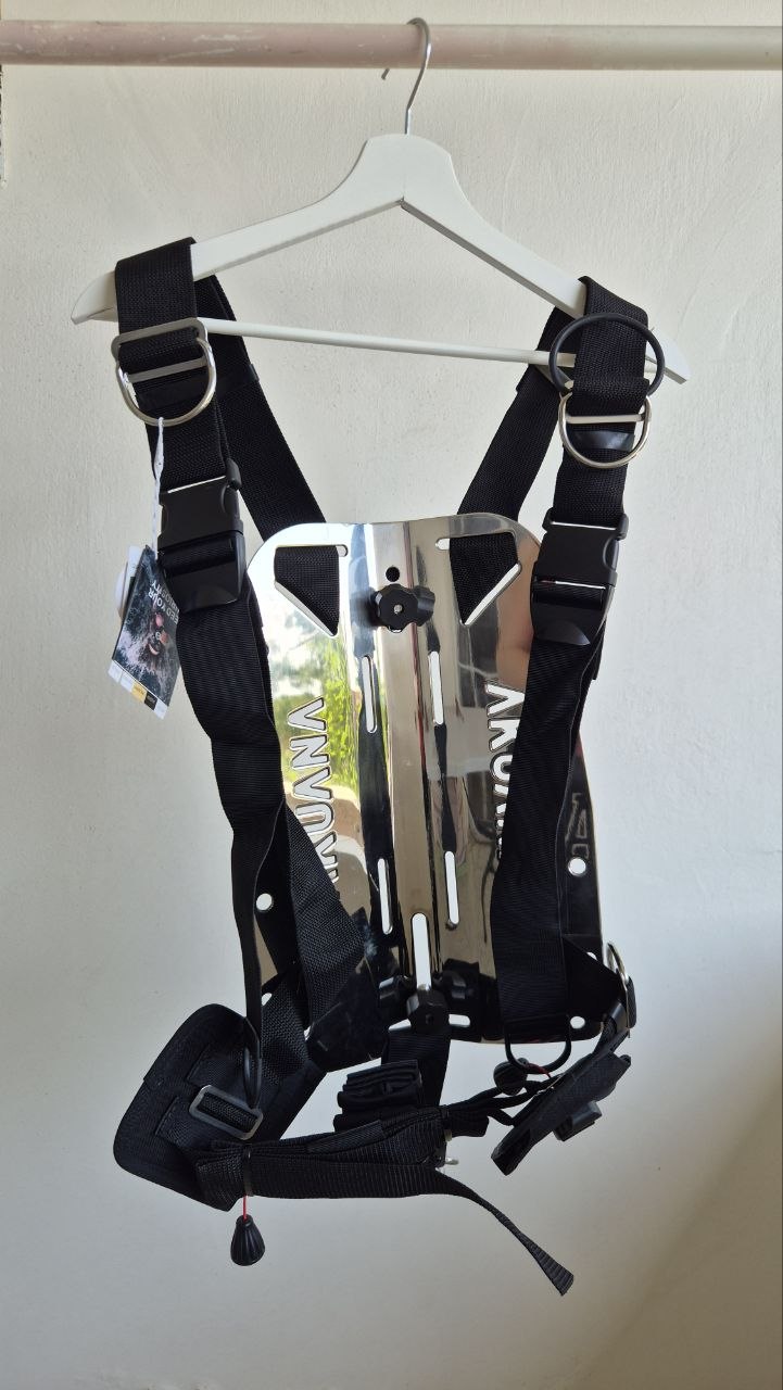 HeroDiver Harness with Stainless Steel Backplate - Back View with Harness