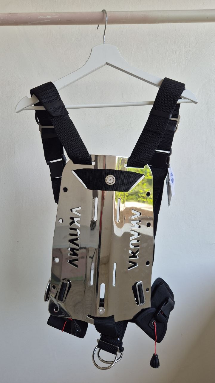 HeroDiver Harness with Stainless Steel Backplate - Front View